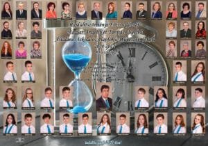 Tablófotózás - Kreatív tablókép kék homokóra és óra motívummal, fehér inges-kék nyakkendős diákportrék, tanári arcképek barna háttérrel, professzionális tablófotózás Hajdúböszörmény.