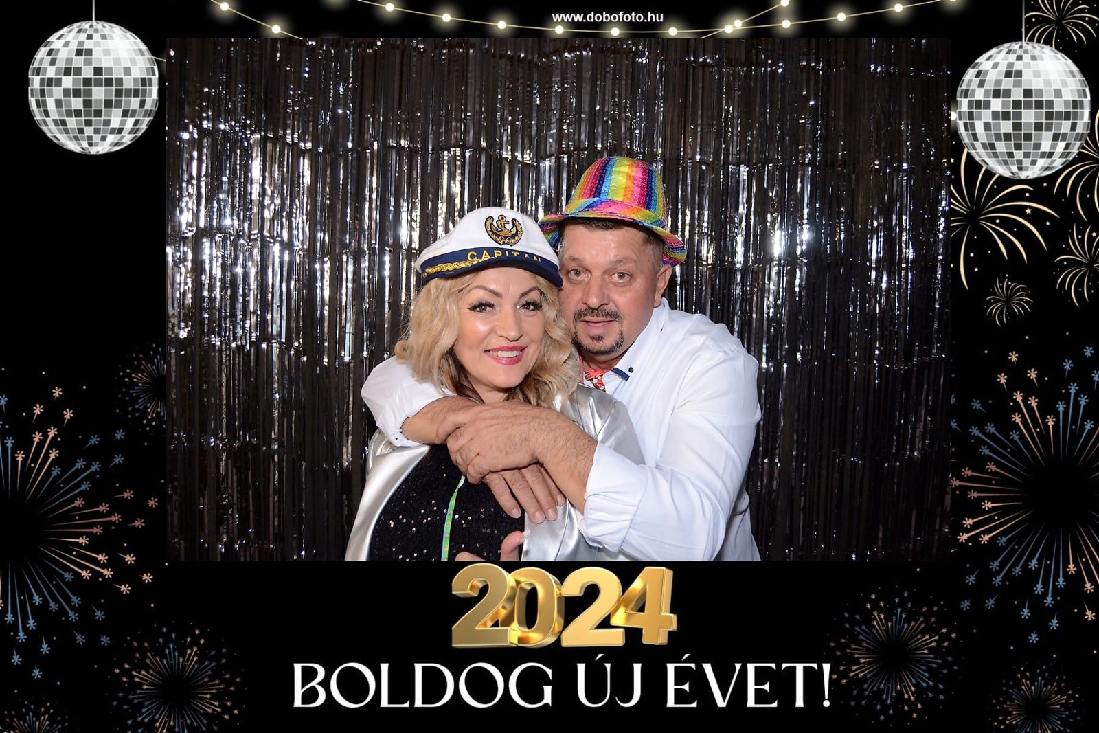 Vidám selfiebox fotózás