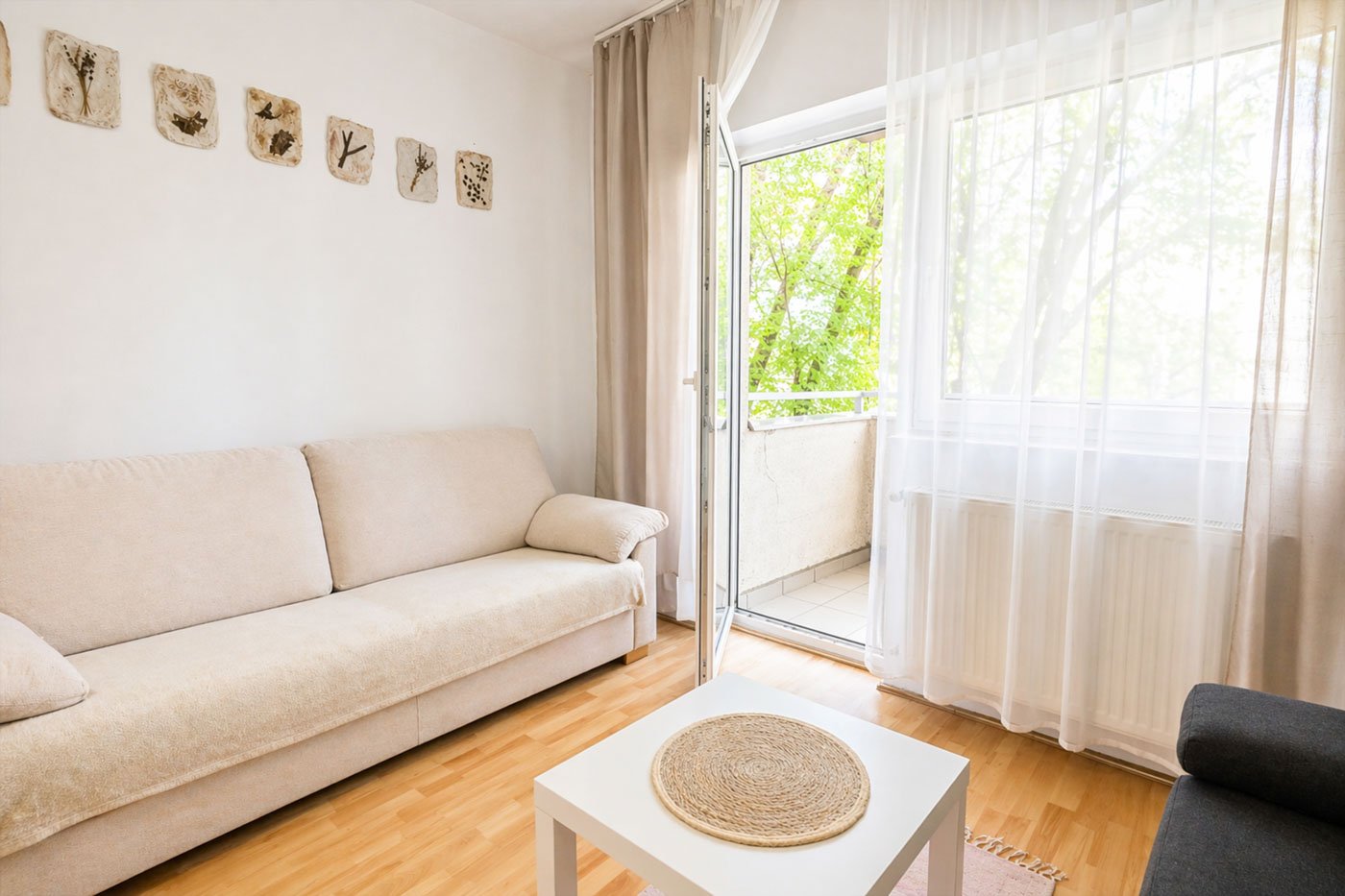 Világos nappali erkéllyel – lakás és enteriőrfotózás